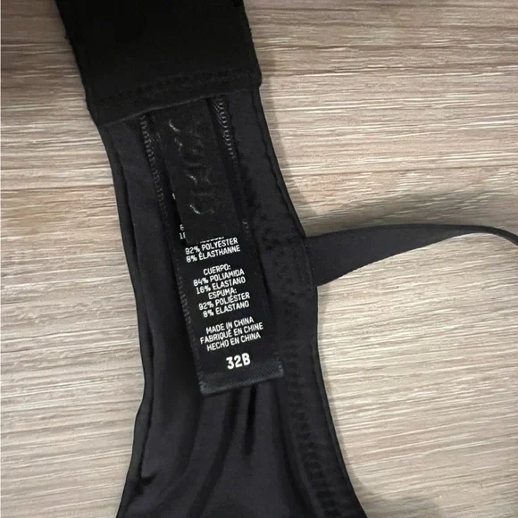 SKIMS WIRELESS LIGHTLY LINED BRA   32B - Picture 8 of 8